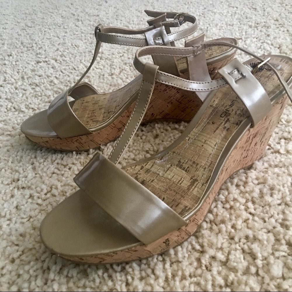 Bandolino Wedge Sandals